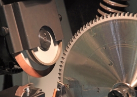 Saw blades sharpening